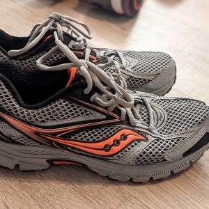 Saucony Cohesion size 9